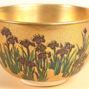 Vintage Matcha Bowl - Gold w/ Iris close up