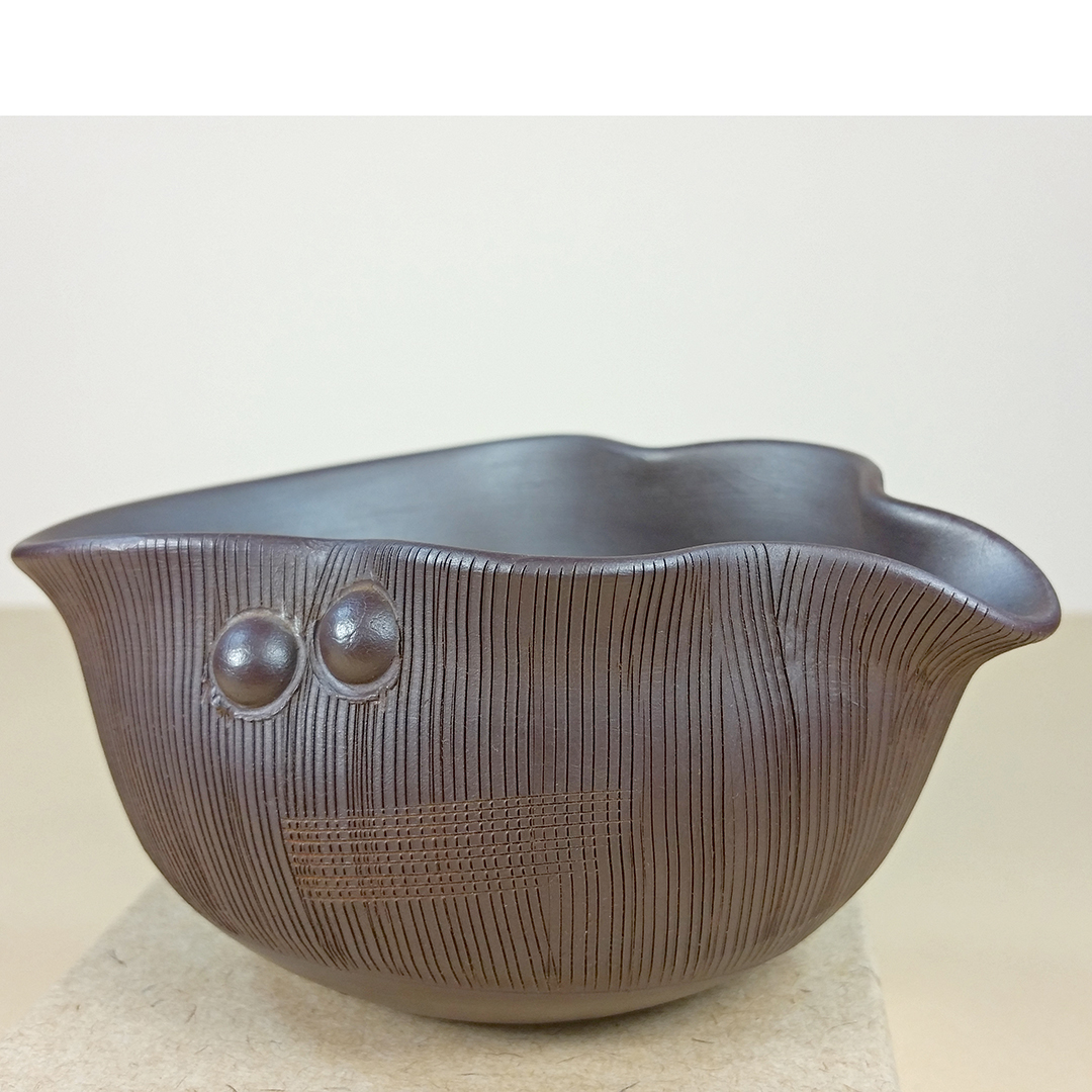 Water Cooling Pitcher (yuzamashi) - Tokoname Pinched Sides - Image 4