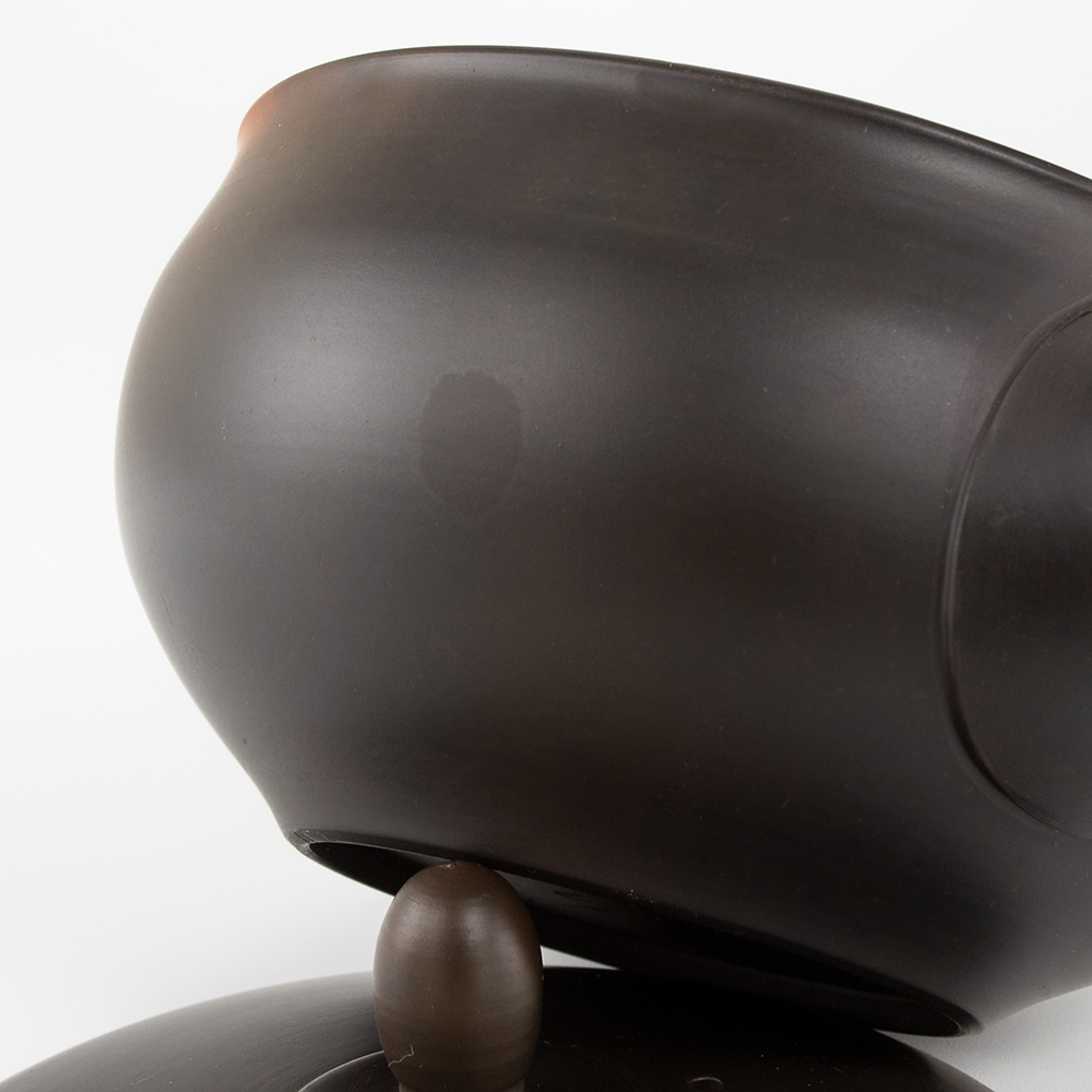 Tokoname Low & Wide Red & Black Teapot - Spots - Image 2