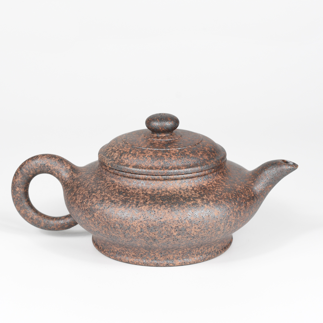 Yixing Shui Bian Teapot - Image 4